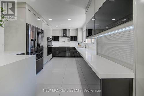 2391 Denise Road, Mississauga, ON - Indoor Photo Showing Kitchen With Double Sink