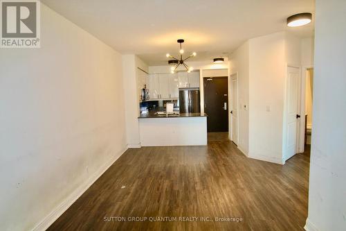 1610 - 70 Absolute Avenue, Mississauga, ON - Indoor Photo Showing Kitchen