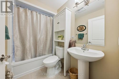 301 - 400 William Graham Drive, Aurora, ON - Indoor Photo Showing Bathroom