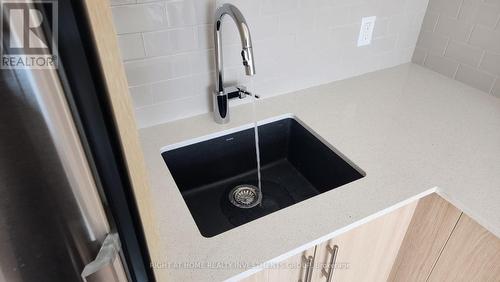 811 - 1195 The Queensway Avenue, Toronto, ON - Indoor Photo Showing Kitchen