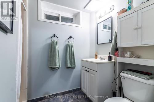 321 Cole Road, Guelph, ON - Indoor Photo Showing Bathroom