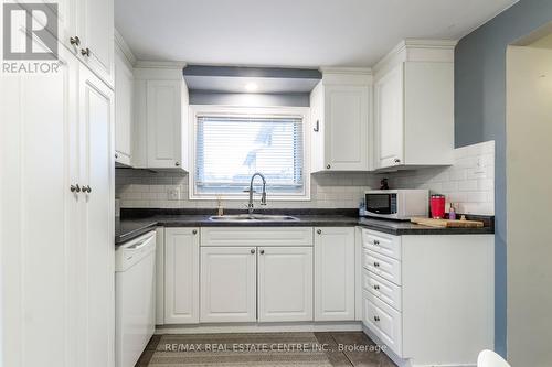 321 Cole Road, Guelph, ON - Indoor Photo Showing Kitchen With Double Sink