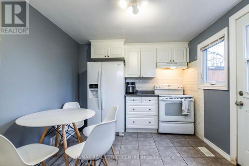 321 Cole Road, Guelph, ON - Indoor Photo Showing Kitchen