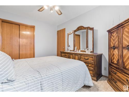 12020 85 St Nw Nw, Edmonton, AB - Indoor Photo Showing Bedroom