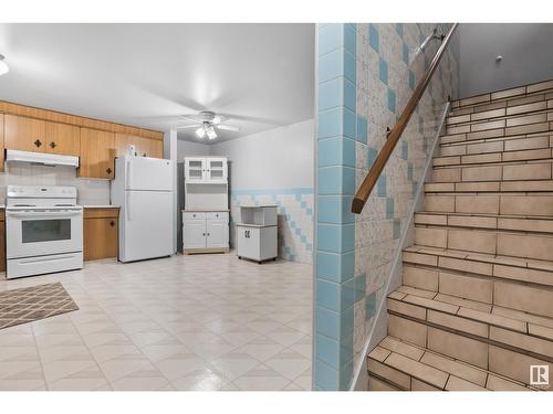 12020 85 St Nw Nw, Edmonton, AB - Indoor Photo Showing Kitchen