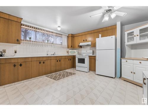 12020 85 St Nw Nw, Edmonton, AB - Indoor Photo Showing Kitchen