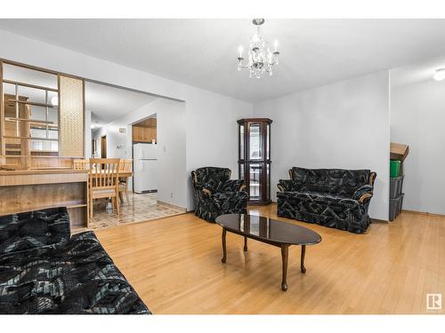 12020 85 St Nw Nw, Edmonton, AB - Indoor Photo Showing Living Room