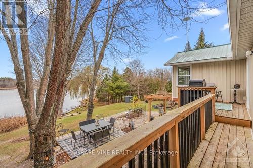 529 Main Street, Merrickville-Wolford, ON - Outdoor With Deck Patio Veranda