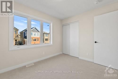 353 Falsetto Street, Ottawa, ON - Indoor Photo Showing Other Room