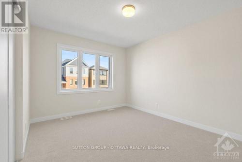 353 Falsetto Street, Ottawa, ON - Indoor Photo Showing Other Room