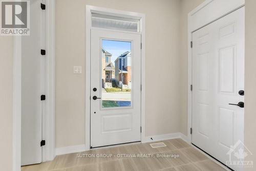 353 Falsetto Street, Ottawa, ON - Indoor Photo Showing Other Room