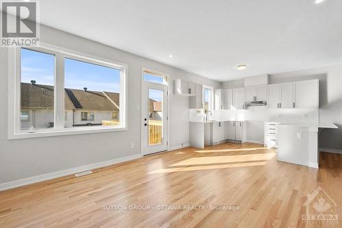 353 Falsetto Street, Ottawa, ON - Indoor Photo Showing Kitchen