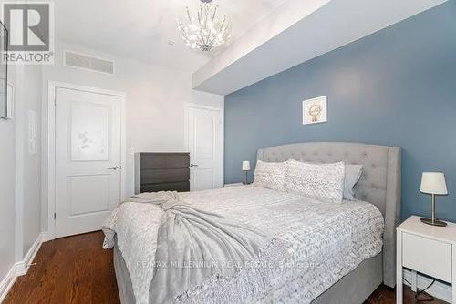 527 - 281 Woodbridge Avenue, Vaughan, ON - Indoor Photo Showing Bedroom