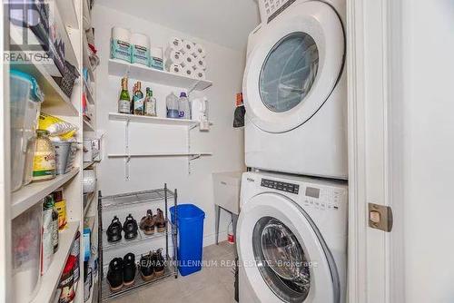 527 - 281 Woodbridge Avenue, Vaughan, ON - Indoor Photo Showing Laundry Room