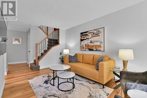 1082 Millwood Court, Ottawa, ON - Indoor Photo Showing Living Room