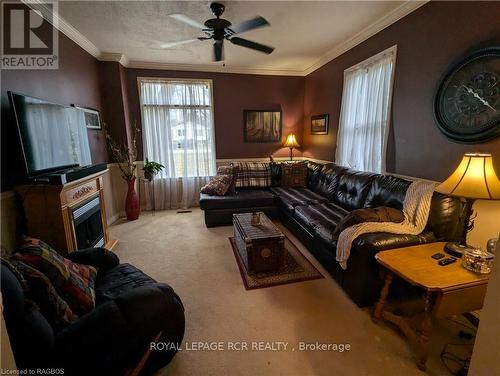 1778 6Th Avenue E, Owen Sound, ON - Indoor Photo Showing Living Room