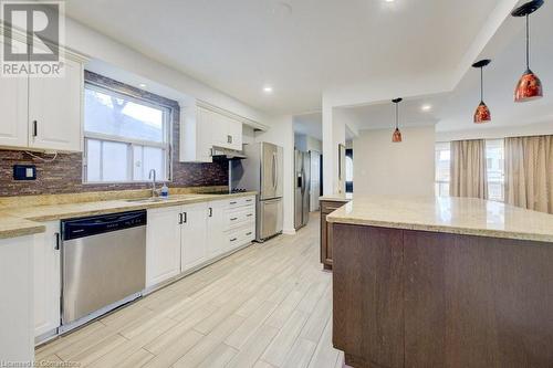 15 Charleswood Drive, Toronto, ON - Indoor Photo Showing Kitchen With Upgraded Kitchen