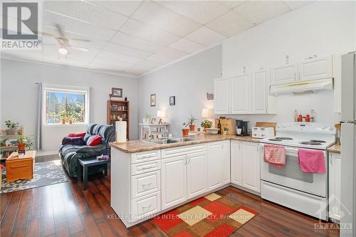 23 Moffat Street, North Dundas, ON - Indoor Photo Showing Kitchen