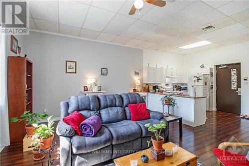 23 Moffat Street, North Dundas, ON - Indoor Photo Showing Living Room