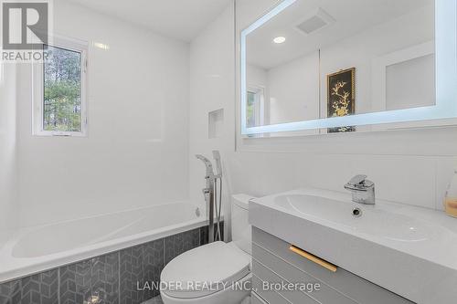 19661 Kennedy Road, East Gwillimbury, ON - Indoor Photo Showing Bathroom