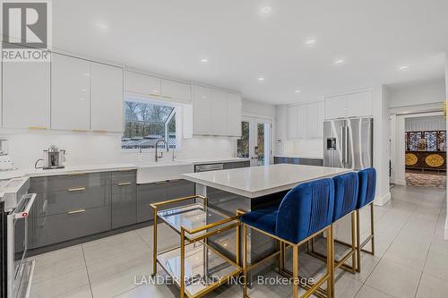 19661 Kennedy Road, East Gwillimbury, ON - Indoor Photo Showing Kitchen With Upgraded Kitchen