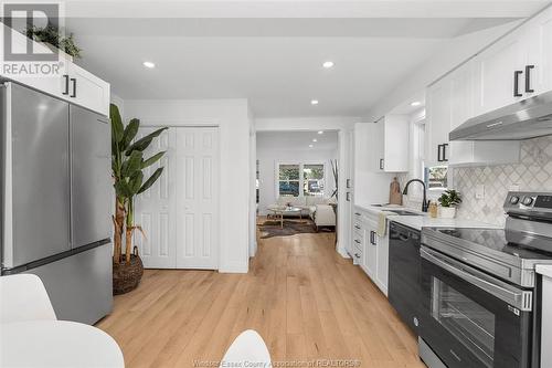 2968 Langlois Ave, Windsor, ON - Indoor Photo Showing Kitchen With Upgraded Kitchen