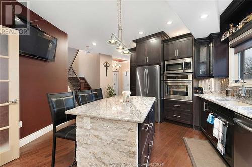 365 Neal, Windsor, ON - Indoor Photo Showing Kitchen With Upgraded Kitchen