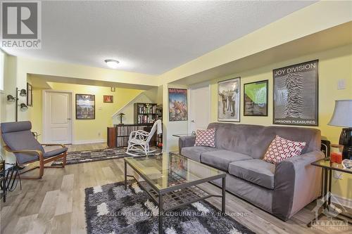 1844 Glencrest Road, North Grenville, ON - Indoor Photo Showing Living Room