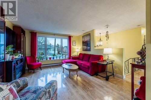 5 Croucher Place, Mount Pearl, NL - Indoor Photo Showing Living Room