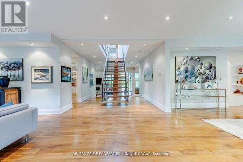 326 Joicey Boulevard, Toronto, ON - Indoor