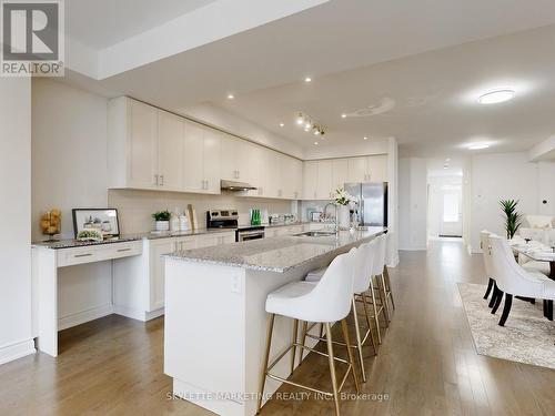 106 Lichfield Road, Markham, ON - Indoor Photo Showing Kitchen With Upgraded Kitchen