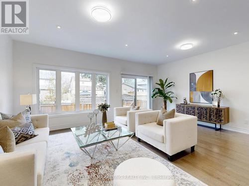 106 Lichfield Road, Markham, ON - Indoor Photo Showing Living Room