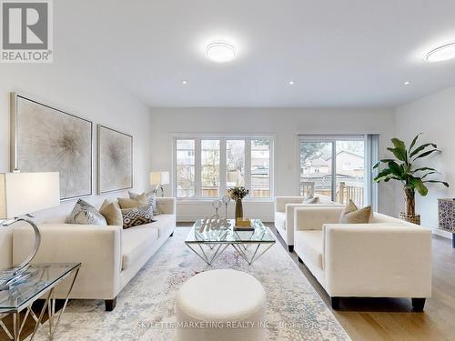 106 Lichfield Road, Markham, ON - Indoor Photo Showing Living Room