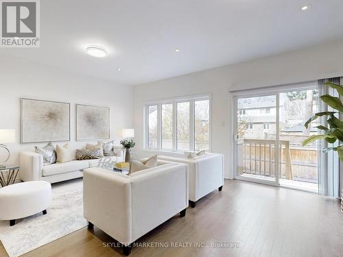 106 Lichfield Road, Markham, ON - Indoor Photo Showing Living Room