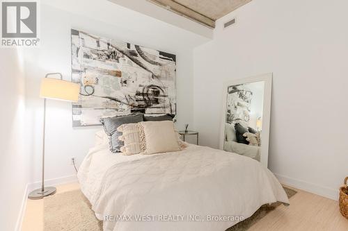 212 - 66 Portland Street, Toronto, ON - Indoor Photo Showing Bedroom