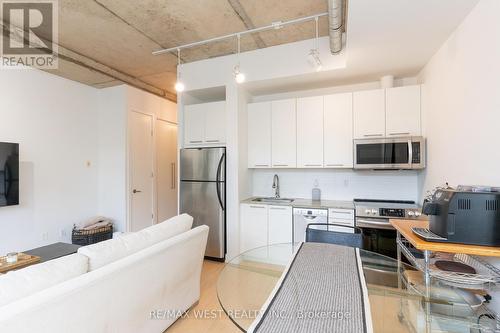 212 - 66 Portland Street, Toronto, ON - Indoor Photo Showing Kitchen