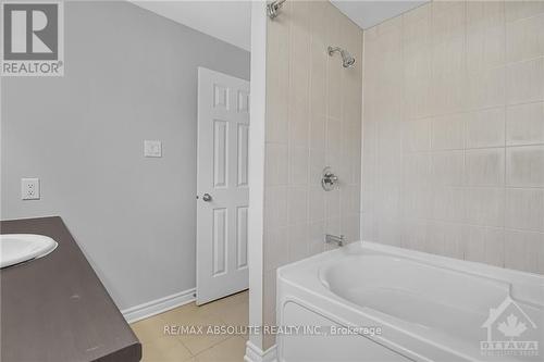 208 Mission Trail Crescent, Ottawa, ON - Indoor Photo Showing Bathroom