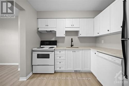 69 Carillon Street, Ottawa, ON - Indoor Photo Showing Kitchen