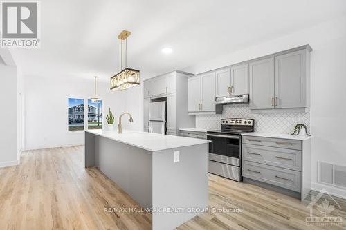 72 Erin Avenue, North Dundas, ON - Indoor Photo Showing Kitchen With Upgraded Kitchen