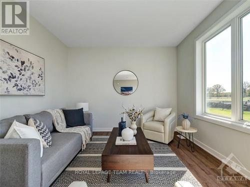 46 Fanning Street, Lanark, ON - Indoor Photo Showing Living Room