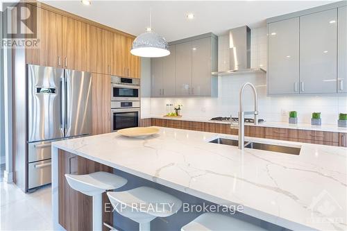 2315 Kilchurn Terrace, Ottawa, ON - Indoor Photo Showing Kitchen With Double Sink With Upgraded Kitchen