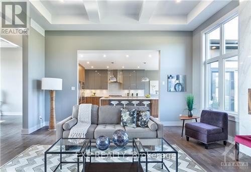 2315 Kilchurn Terrace, Ottawa, ON - Indoor Photo Showing Living Room