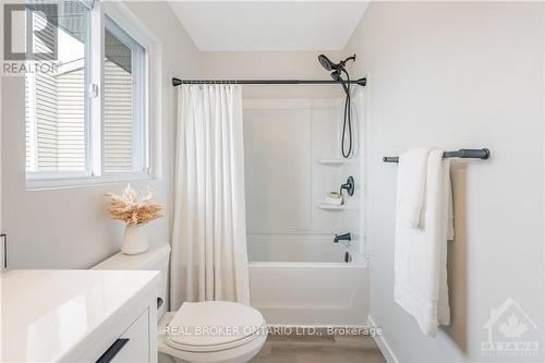 272 Cote Royale Crescent, Ottawa, ON - Indoor Photo Showing Bathroom