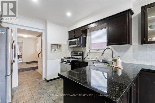 3061 Ilomar Court, Mississauga, ON - Indoor Photo Showing Kitchen With Stainless Steel Kitchen With Double Sink With Upgraded Kitchen