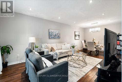 3061 Ilomar Court, Mississauga, ON - Indoor Photo Showing Living Room