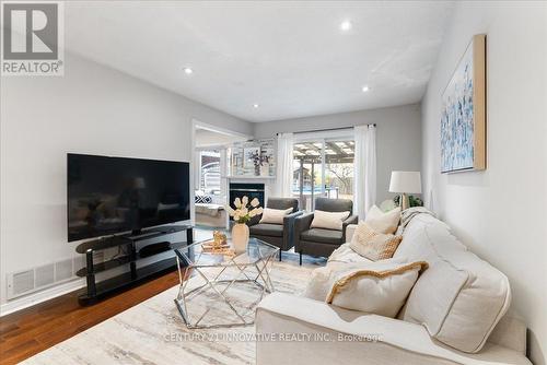 3061 Ilomar Court, Mississauga, ON - Indoor Photo Showing Living Room