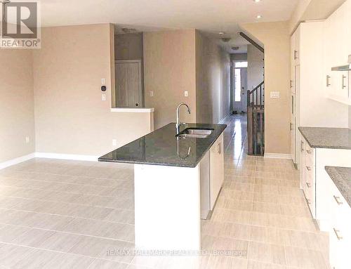 367 Threshing Mill Boulevard, Oakville, ON - Indoor Photo Showing Kitchen