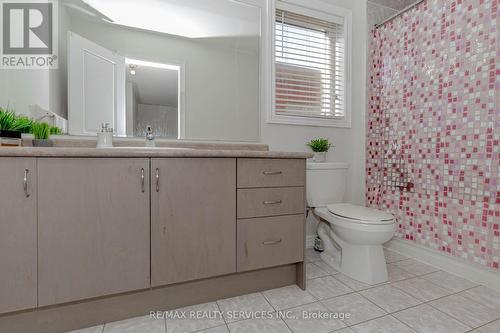 20 Blackberry Valley Crescent, Caledon, ON - Indoor Photo Showing Bathroom