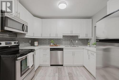 206 - 549 Ridout Street, London, ON - Indoor Photo Showing Kitchen With Upgraded Kitchen