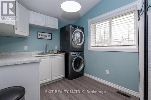 17 Turtle Path, Ramara (Brechin), ON - Indoor Photo Showing Laundry Room